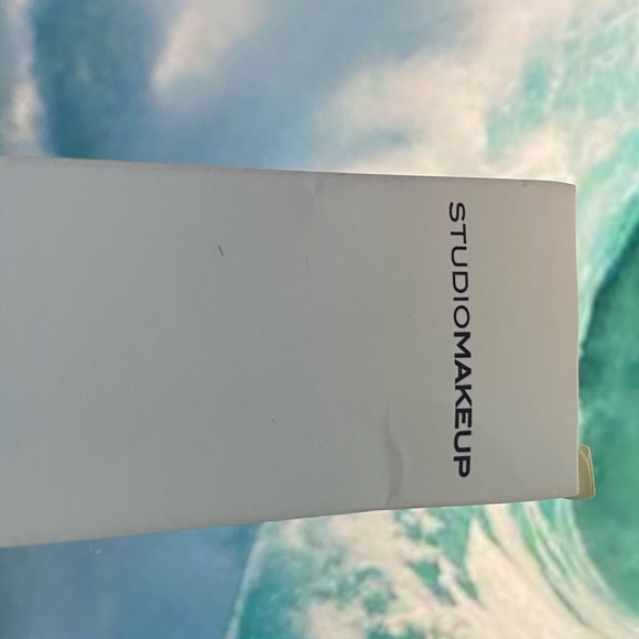 STUDIOMAKEUP TINTED MOISTURIZER - Picture 3 of 5